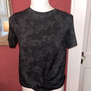 Womens Black Camo print performance top size small by Leg End